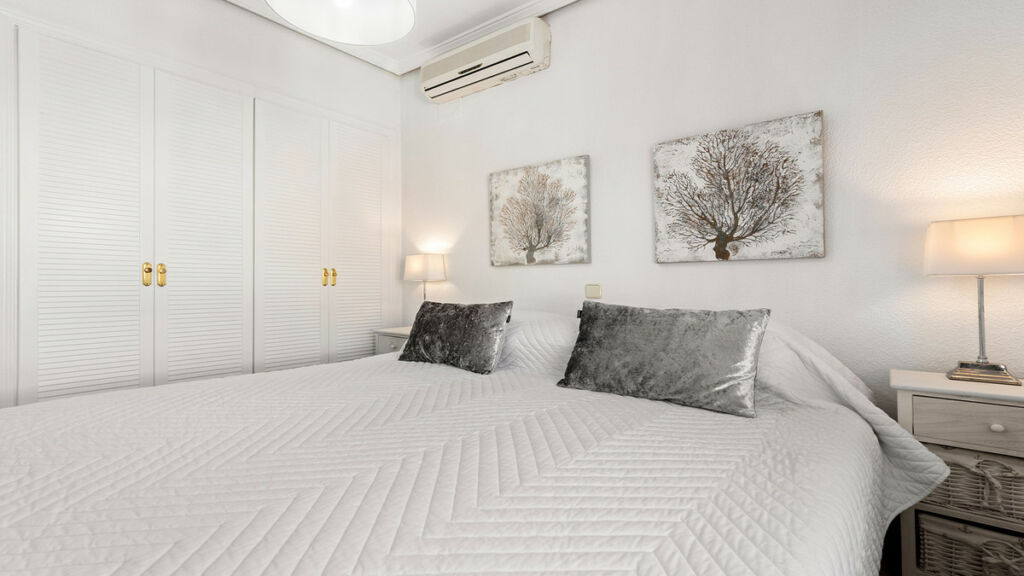 Townhouse La Duquesa Málaga - image 20