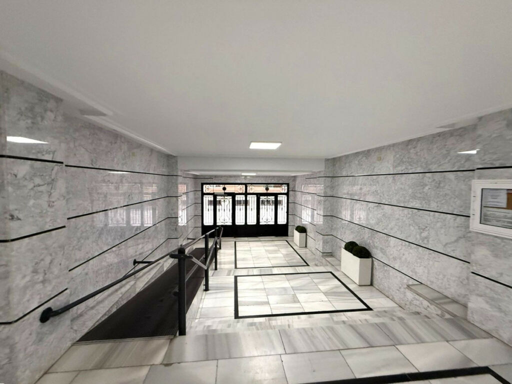 Middle Floor Apartment Torrevieja Alicante - image 20