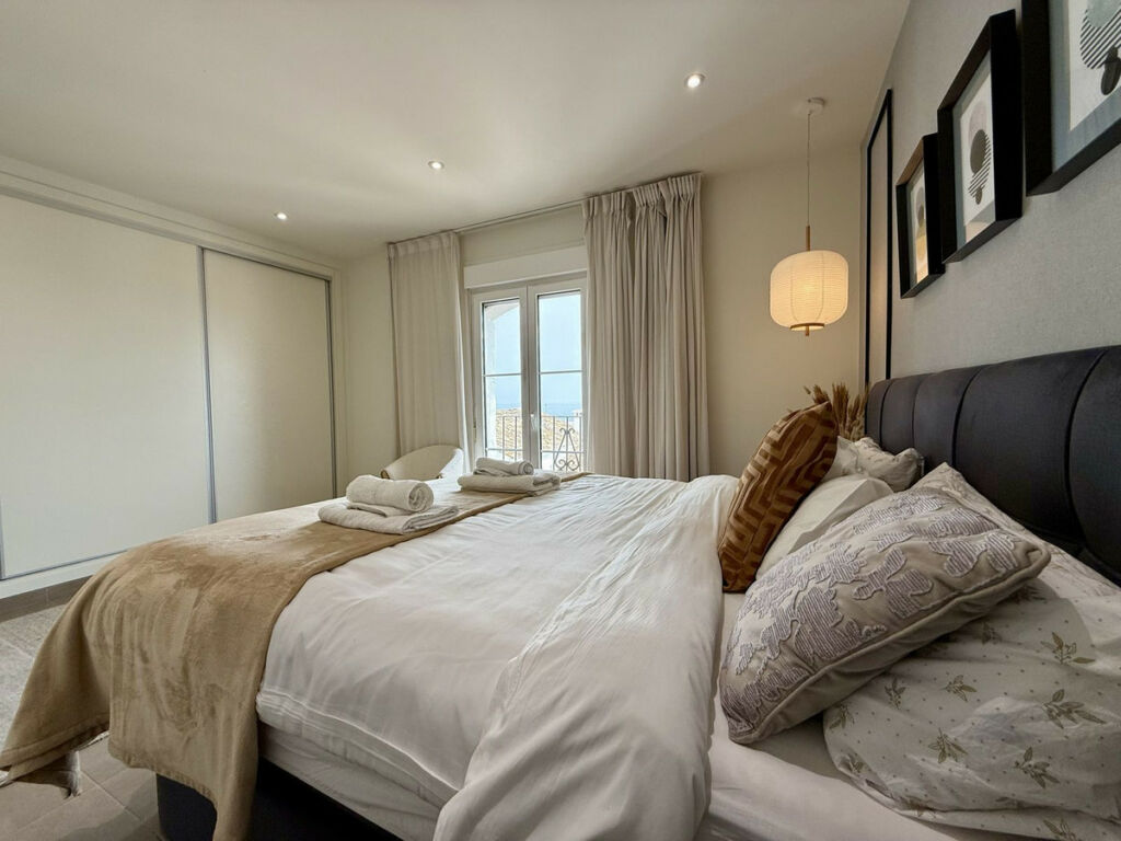 Middle Floor Apartment Puerto Banús Málaga - image 5