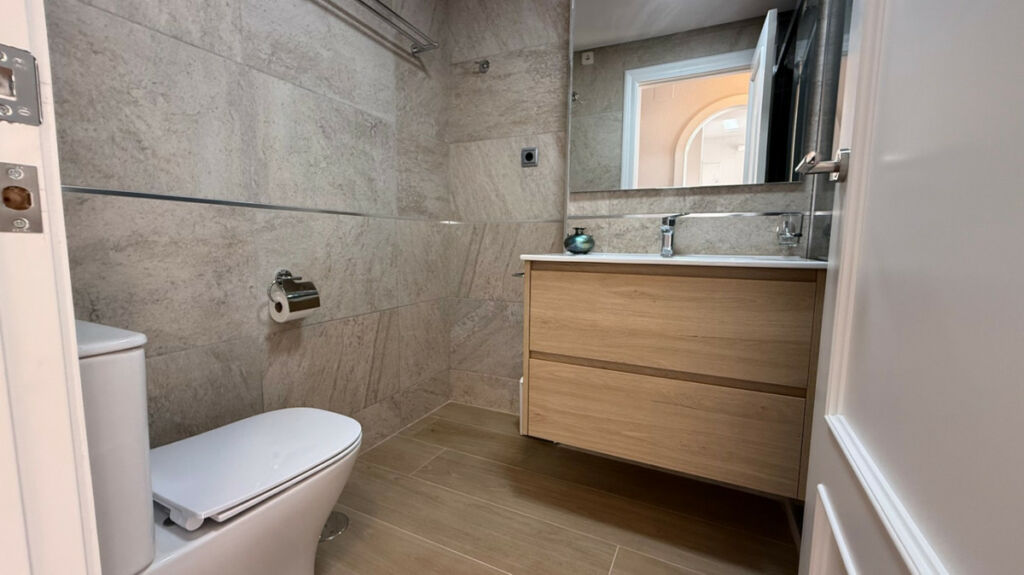 Middle Floor Apartment Orihuela Alicante - image 3