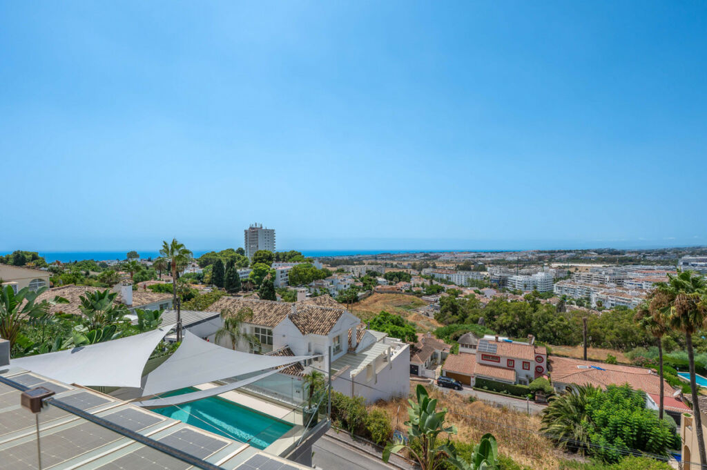 Detached Villa Nueva Andalucía Málaga - image 20