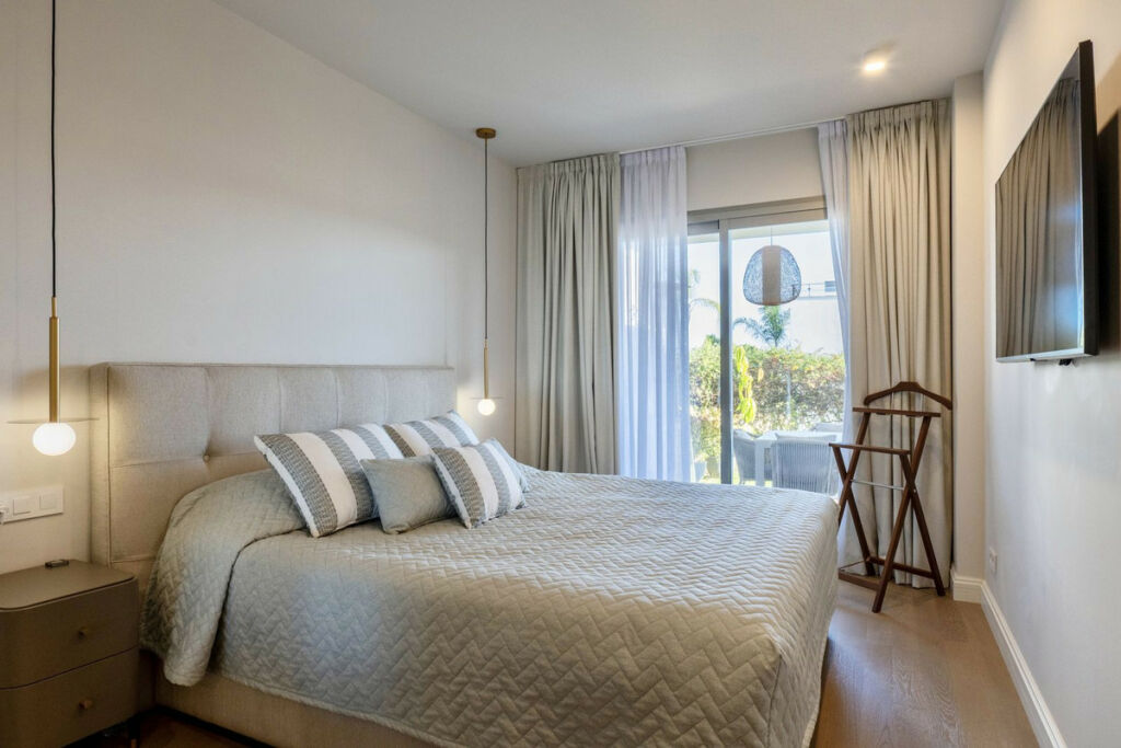 Middle Floor Apartment Estepona Málaga - image 20