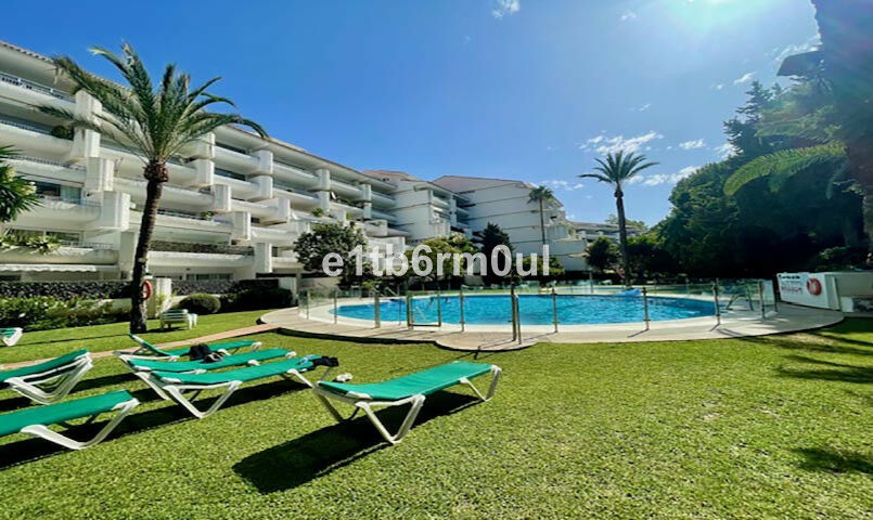 Middle Floor Apartment The Golden Mile Málaga - image 20