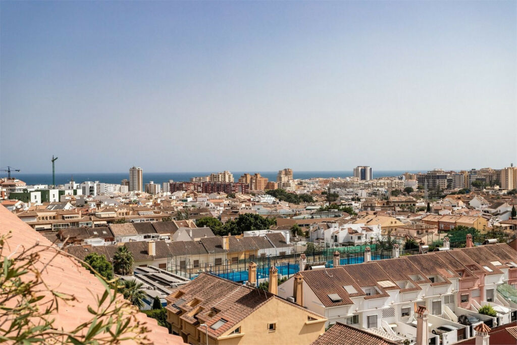 Penthouse Los Pacos Málaga - image 20