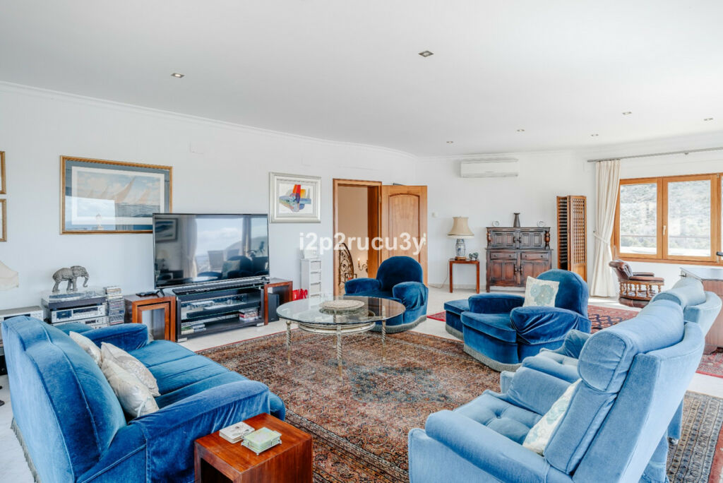 Detached Villa Moraira Alicante - image 21