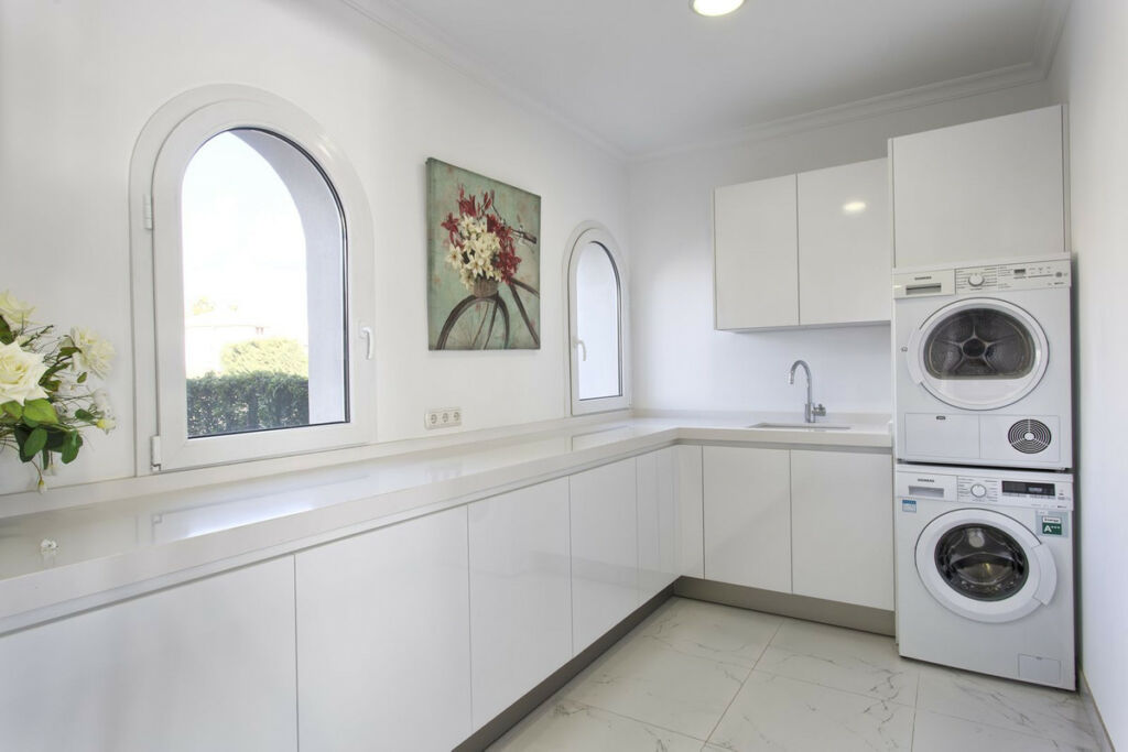 Detached Villa Los Flamingos Málaga - image 20