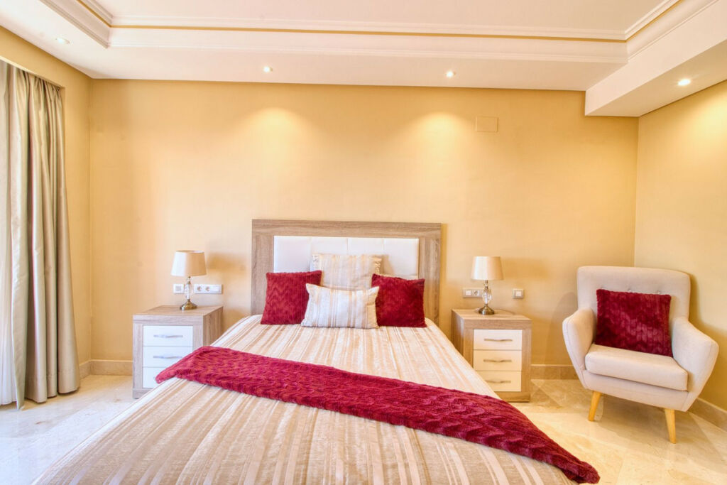 Middle Floor Apartment Estepona Málaga - image 20