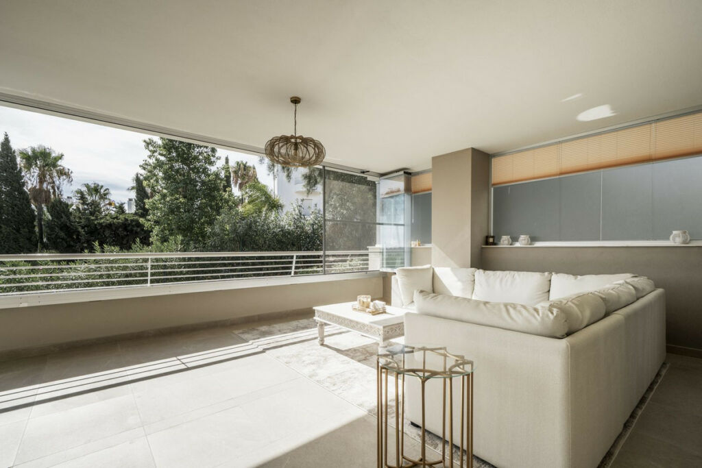 Middle Floor Apartment Estepona Málaga - image 20