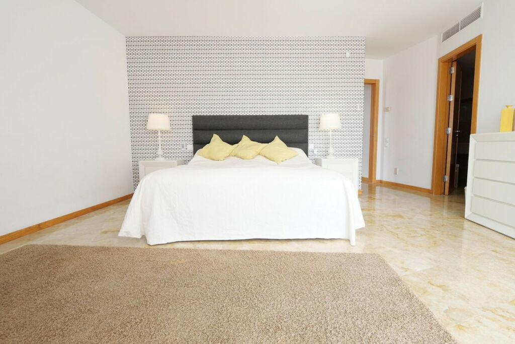 Penthouse Altos de los Monteros Málaga - image 20