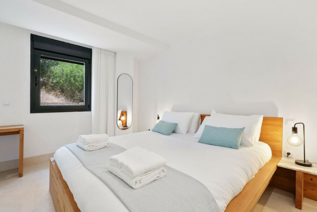 Detached Villa Sotogrande Cádiz - image 20