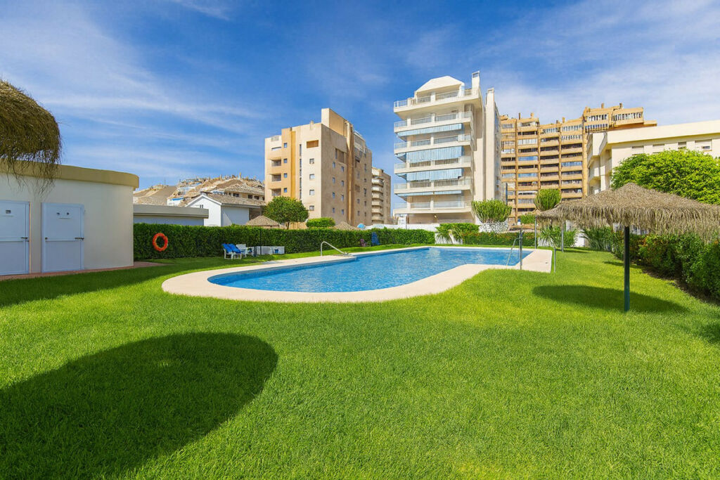 Middle Floor Apartment Los Boliches Málaga - image 20