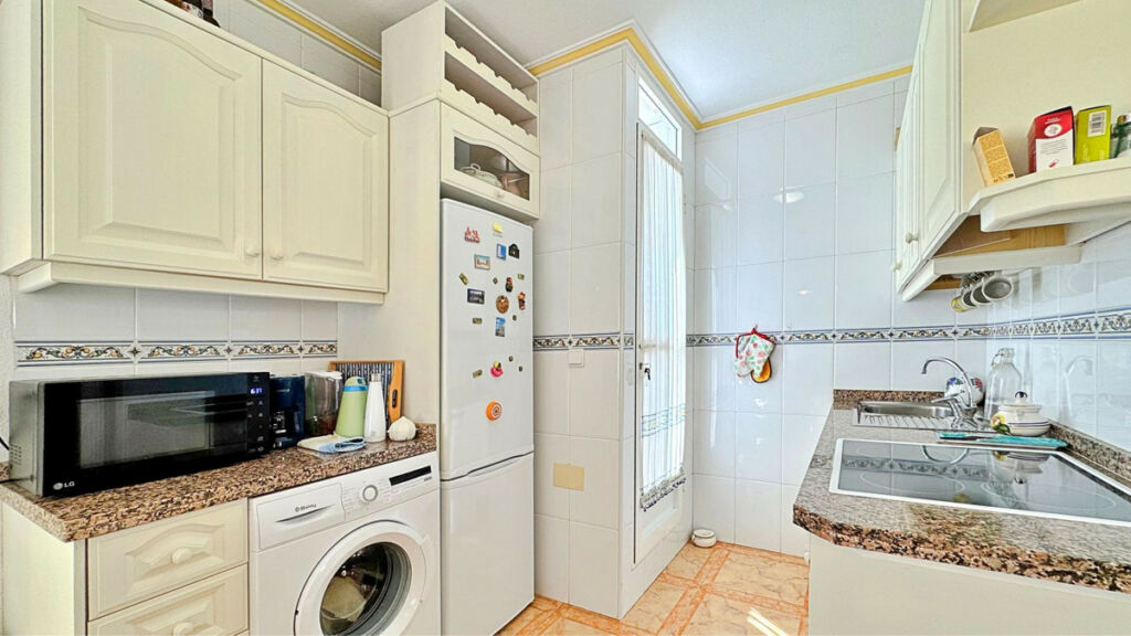 Middle Floor Apartment La Zenia Alicante - image 20