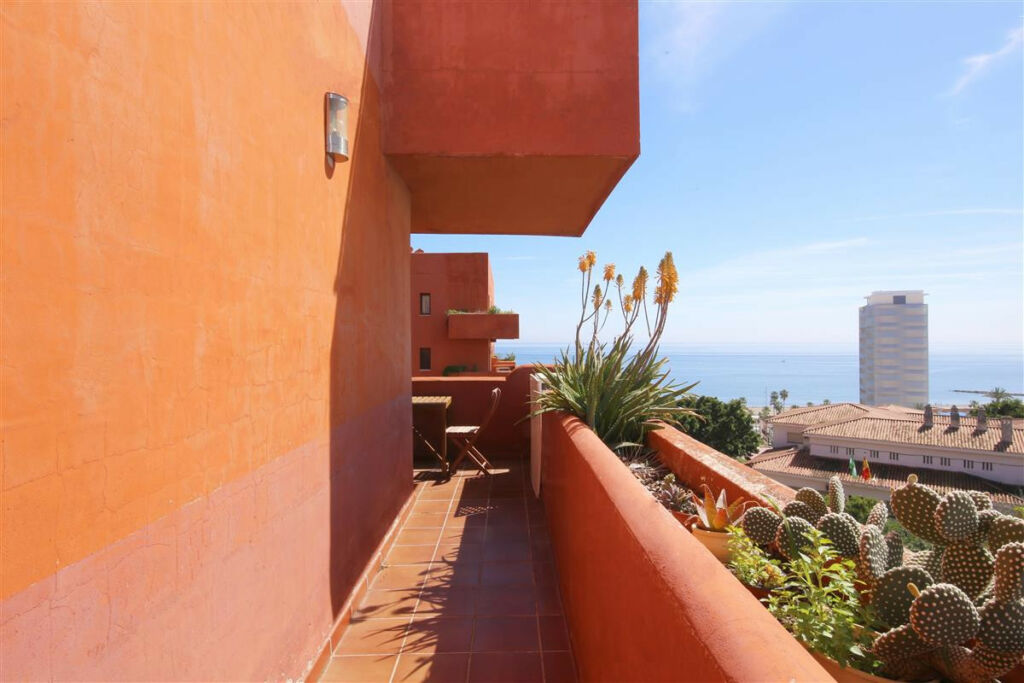 Middle Floor Apartment Estepona Málaga - image 20