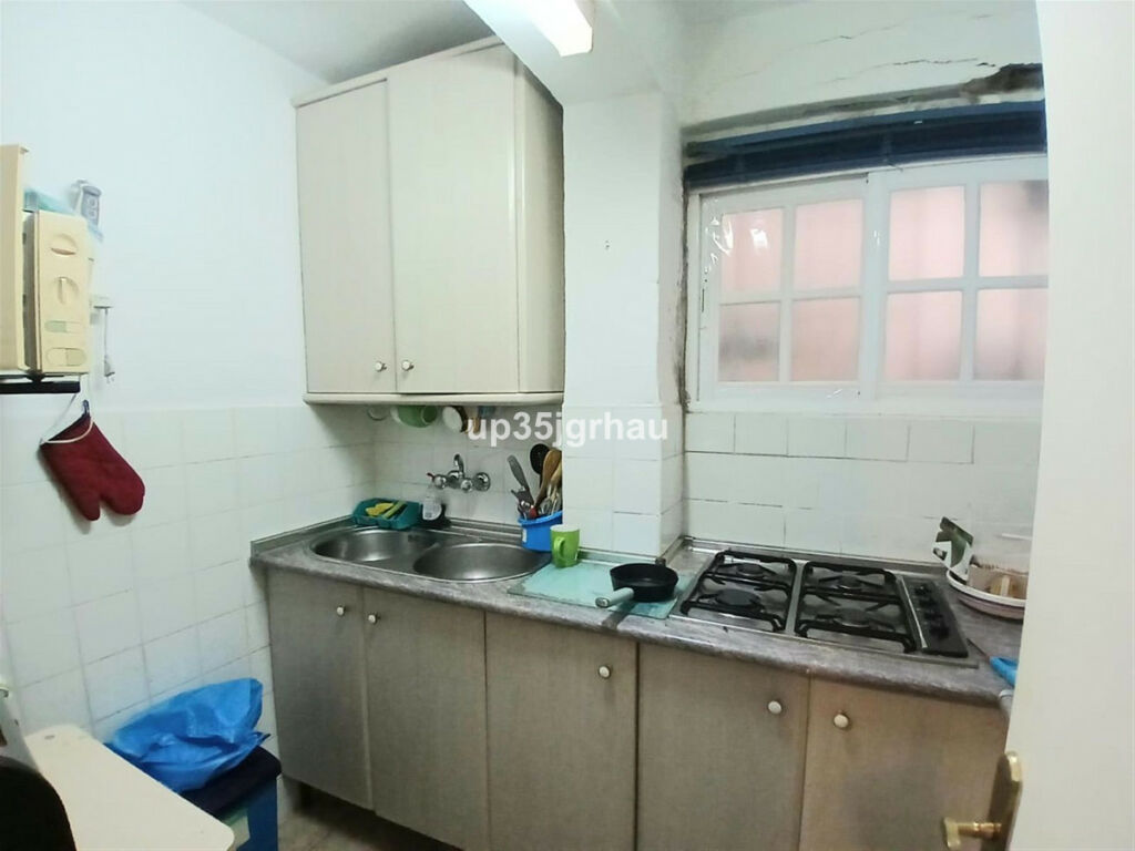 Detached Villa Estepona Málaga - image 20