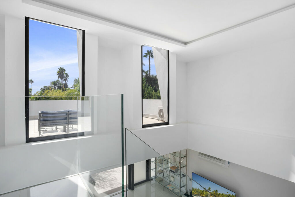 Detached Villa Nueva Andalucía Málaga - image 20