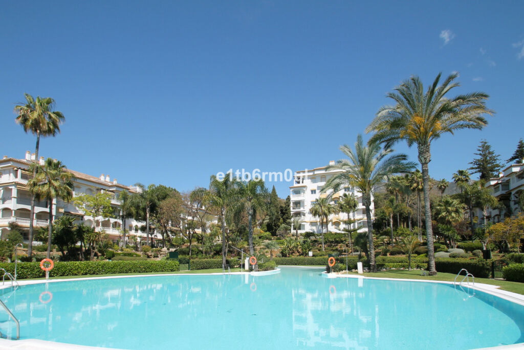 Middle Floor Apartment The Golden Mile Málaga - image 21