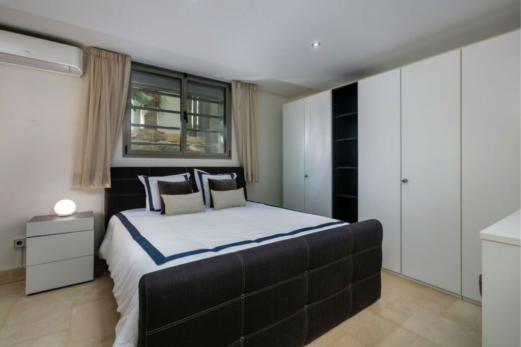 Detached Villa Benahavís Málaga - image 21