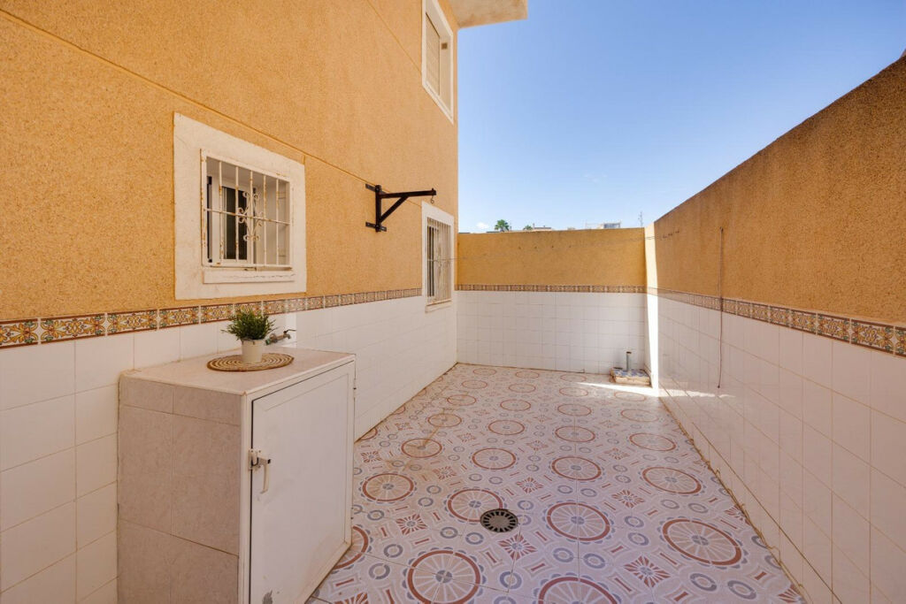 Bungalow Torrevieja Alicante - image 21