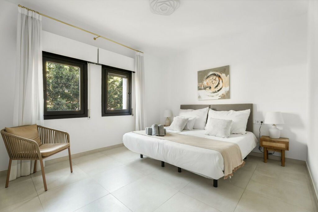 Middle Floor Apartment Puerto Banús Málaga - image 21