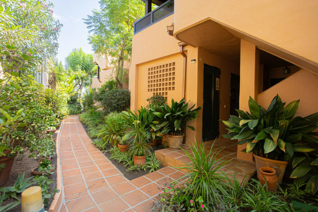 Ground Floor Apartment The Golden Mile Málaga - image 21
