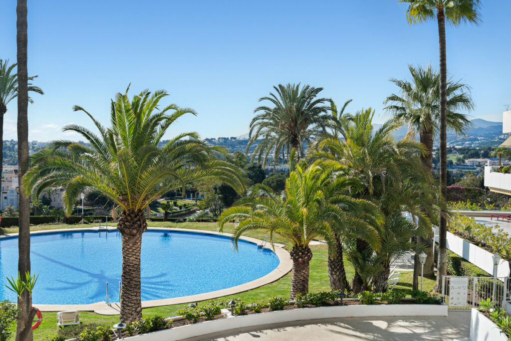 Middle Floor Apartment The Golden Mile Málaga - image 21