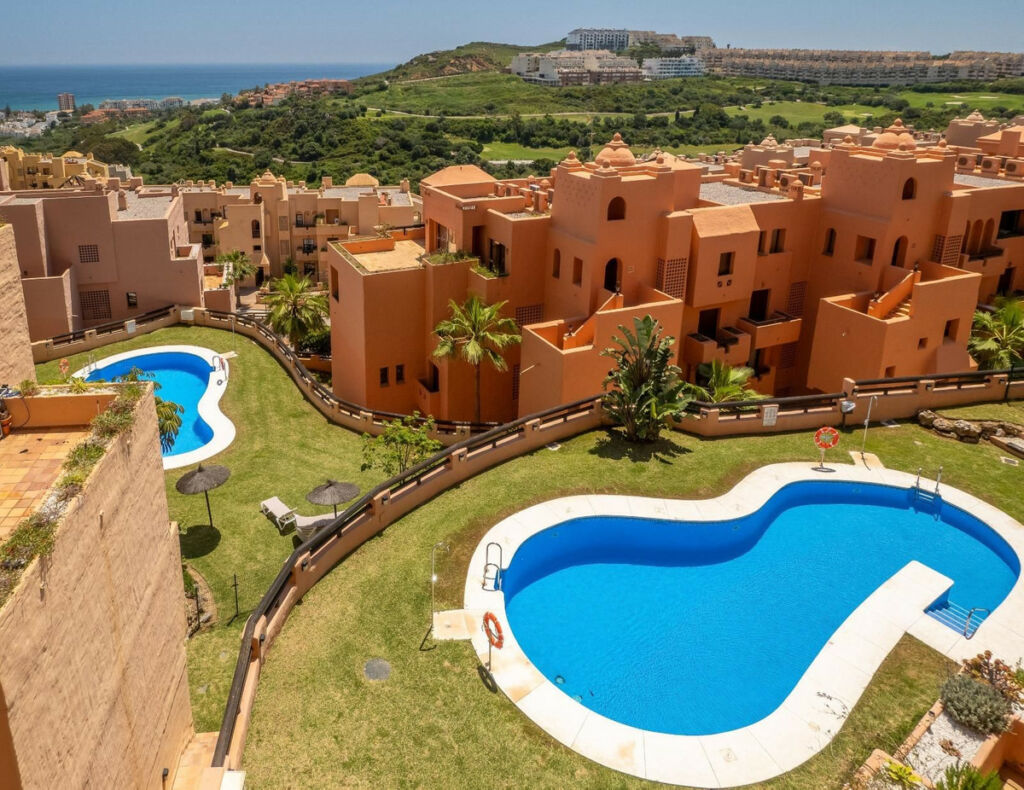 Penthouse La Duquesa Málaga - image 21