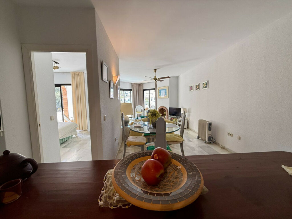 Middle Floor Apartment Calahonda Málaga - image 21