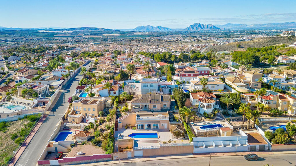 Detached Villa Ciudad Quesada Alicante - image 21