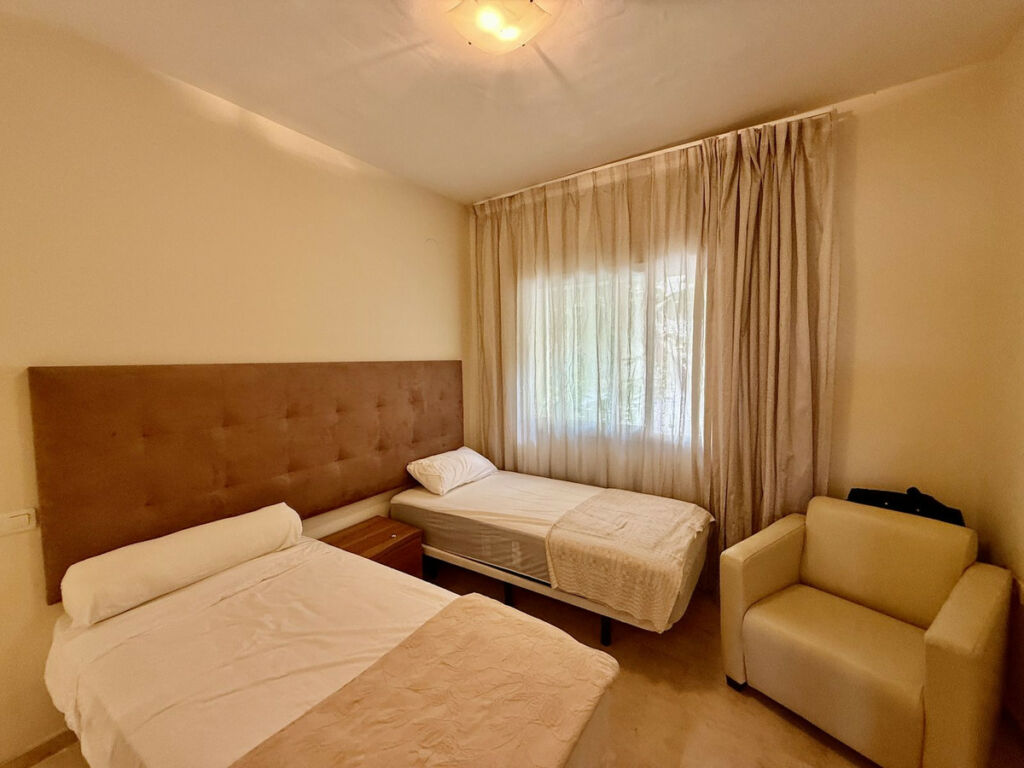 Middle Floor Apartment Elviria Málaga - image 21