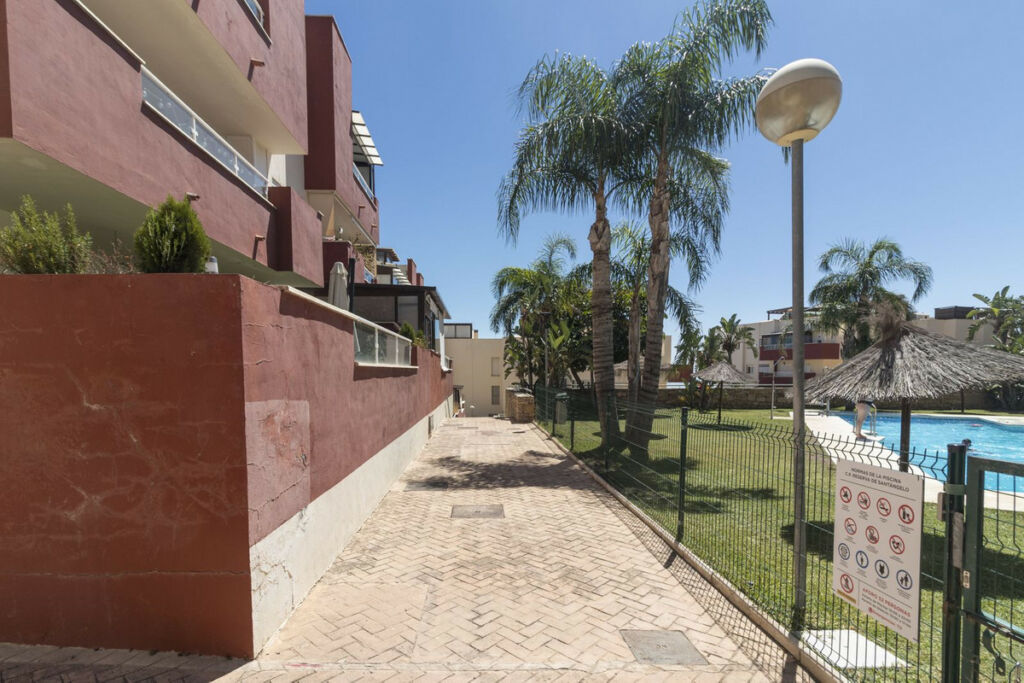 Middle Floor Apartment Benalmadena Málaga - image 21