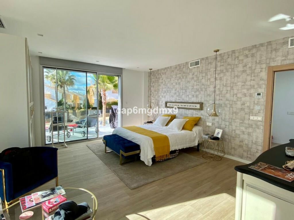 Semi-Detached House Bahía de Marbella Málaga - image 21