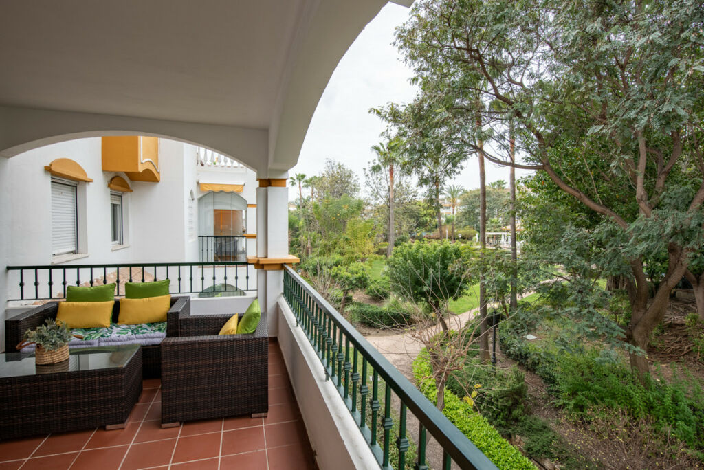 Middle Floor Apartment Nueva Andalucía Málaga - image 21