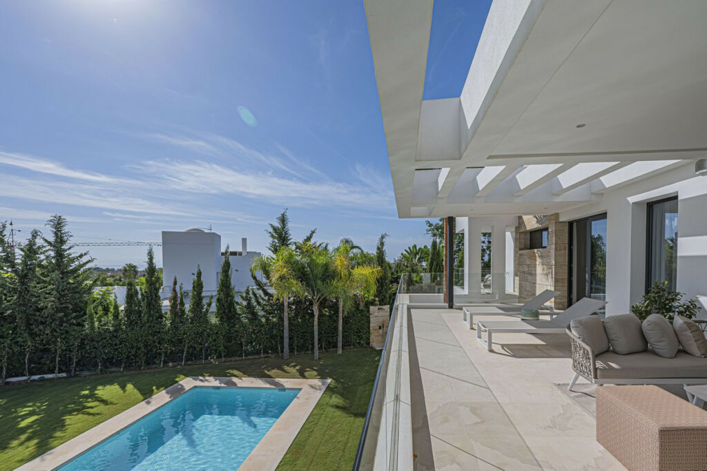 Detached Villa The Golden Mile Málaga - image 21