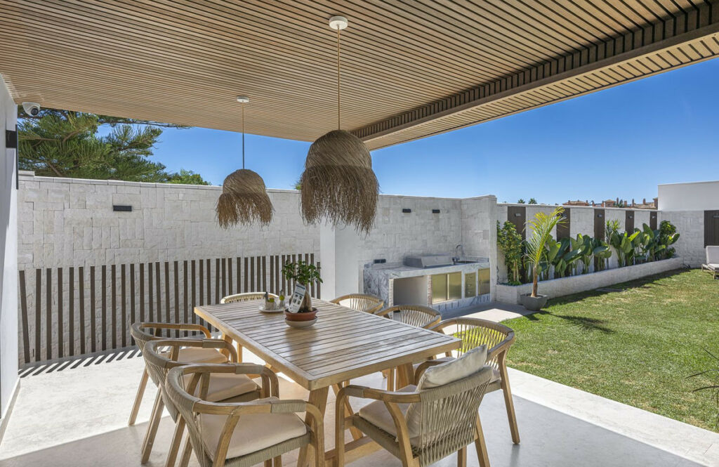 Detached Villa New Golden Mile Málaga - image 21