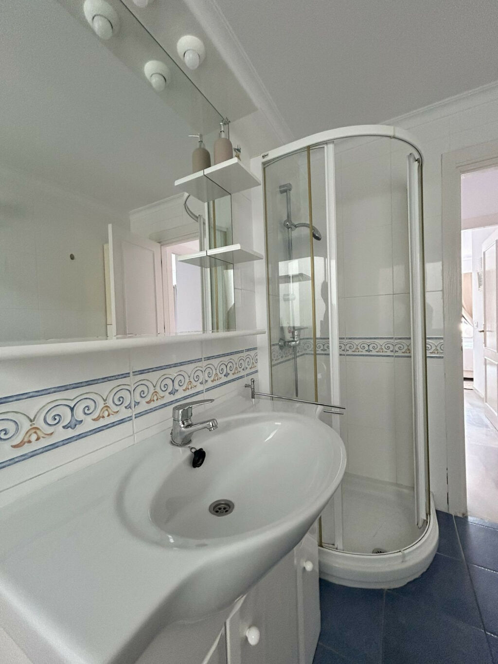 Middle Floor Apartment Calahonda Málaga - image 21