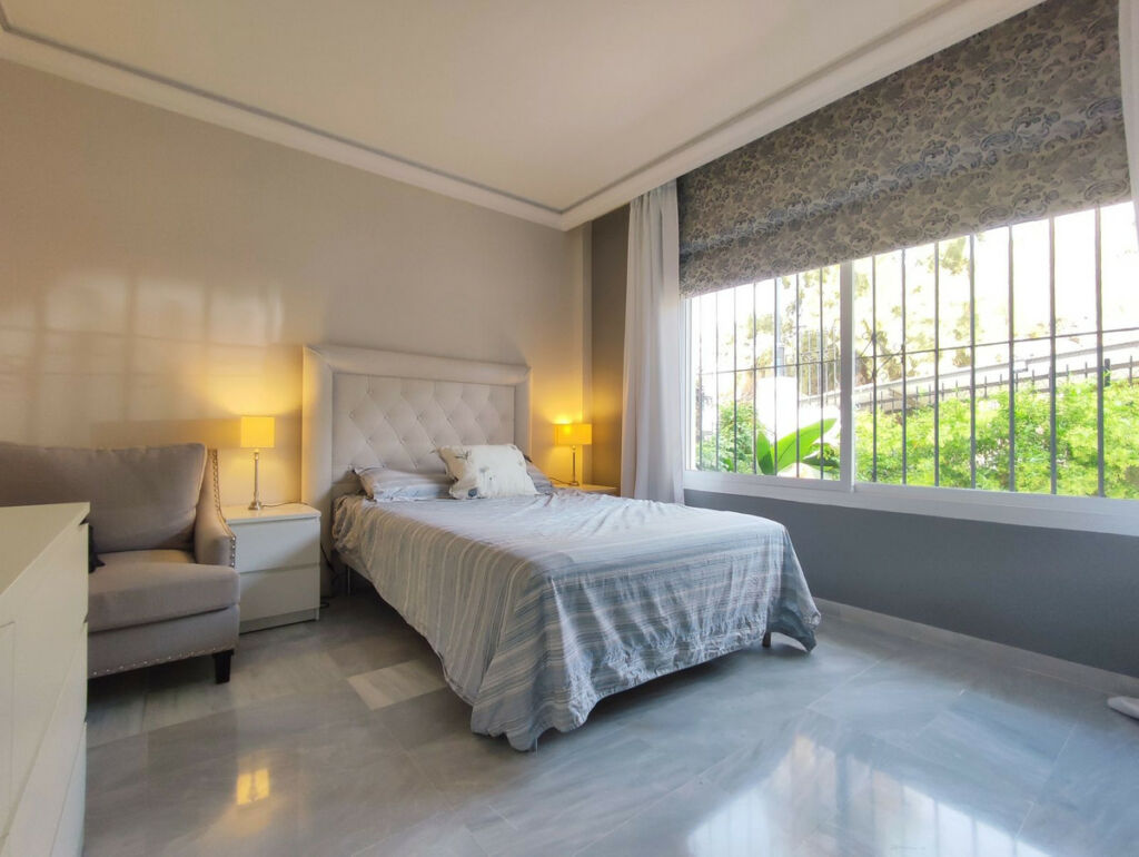 Townhouse Nagüeles Málaga - image 21