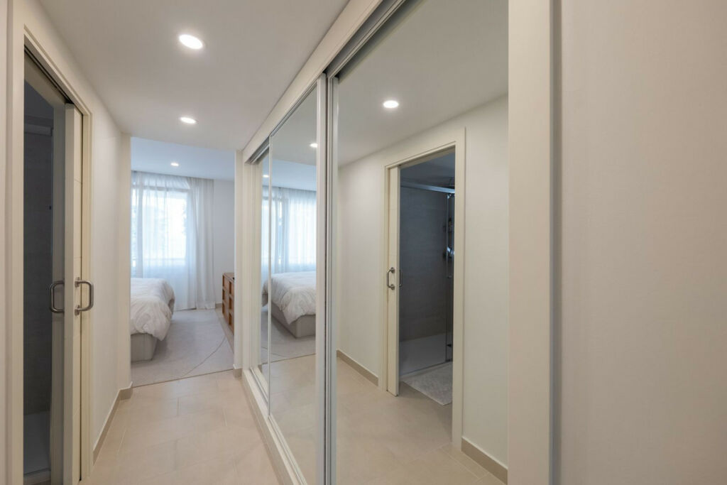 Middle Floor Apartment Estepona Málaga - image 21