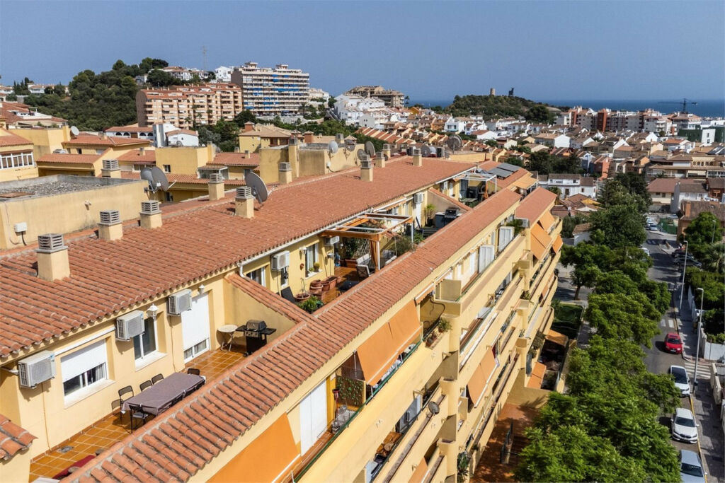 Penthouse Los Pacos Málaga - image 21
