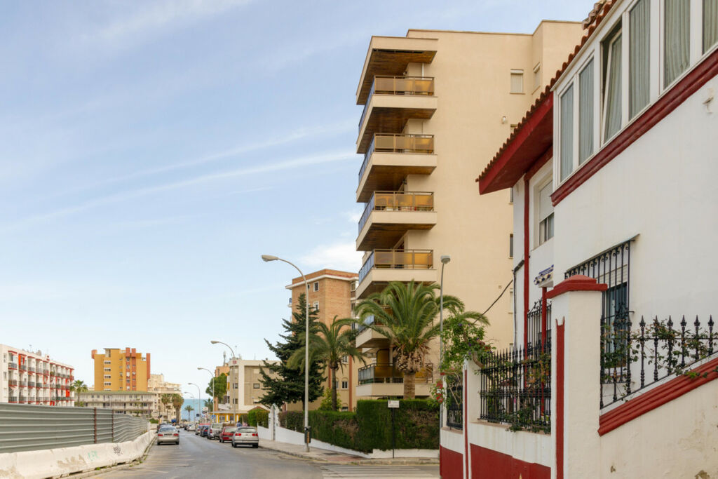Middle Floor Apartment Montemar Málaga - image 21