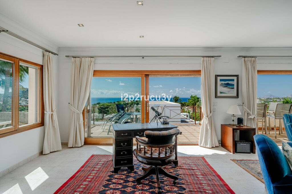 Detached Villa Moraira Alicante - image 22
