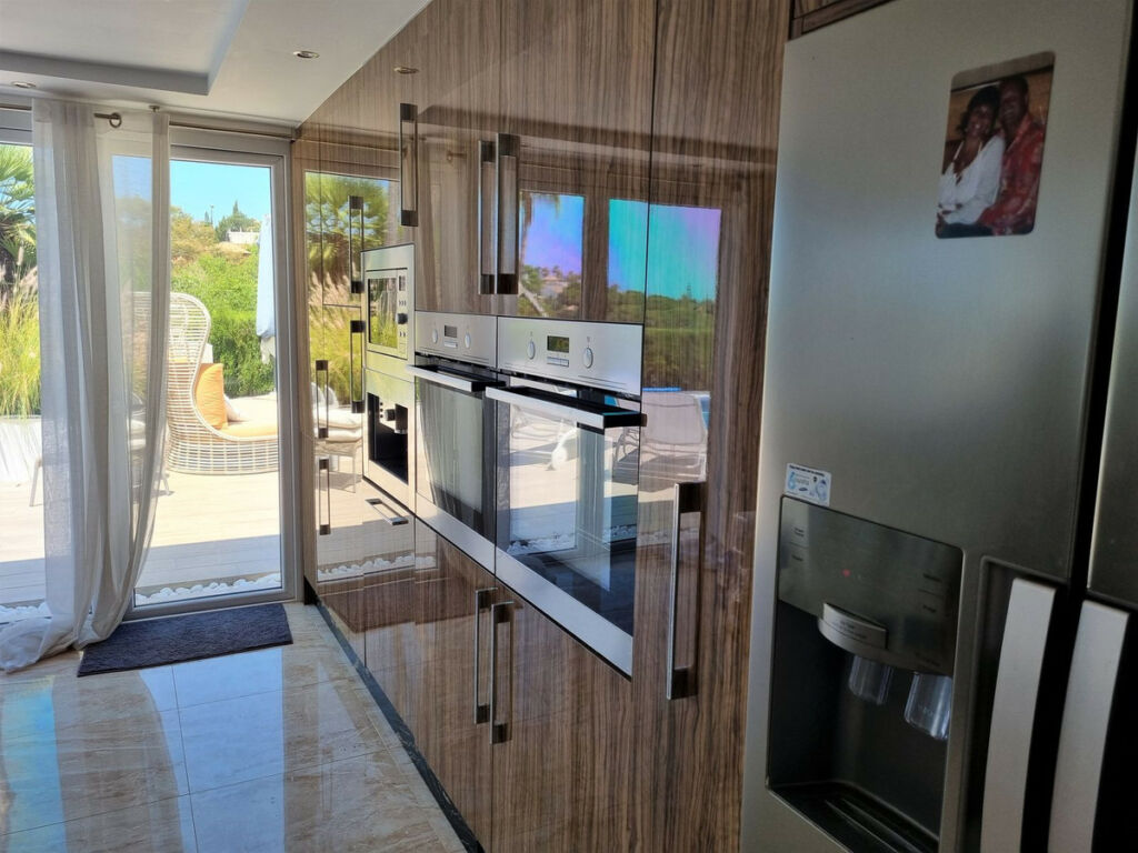 Detached Villa Elviria Málaga - image 21