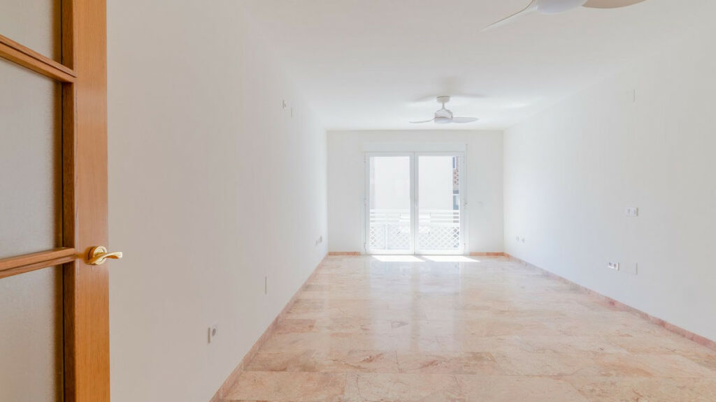 Middle Floor Apartment Fuengirola Málaga - image 21