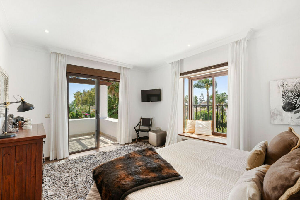 Detached Villa San Pedro de Alcántara Málaga - image 21
