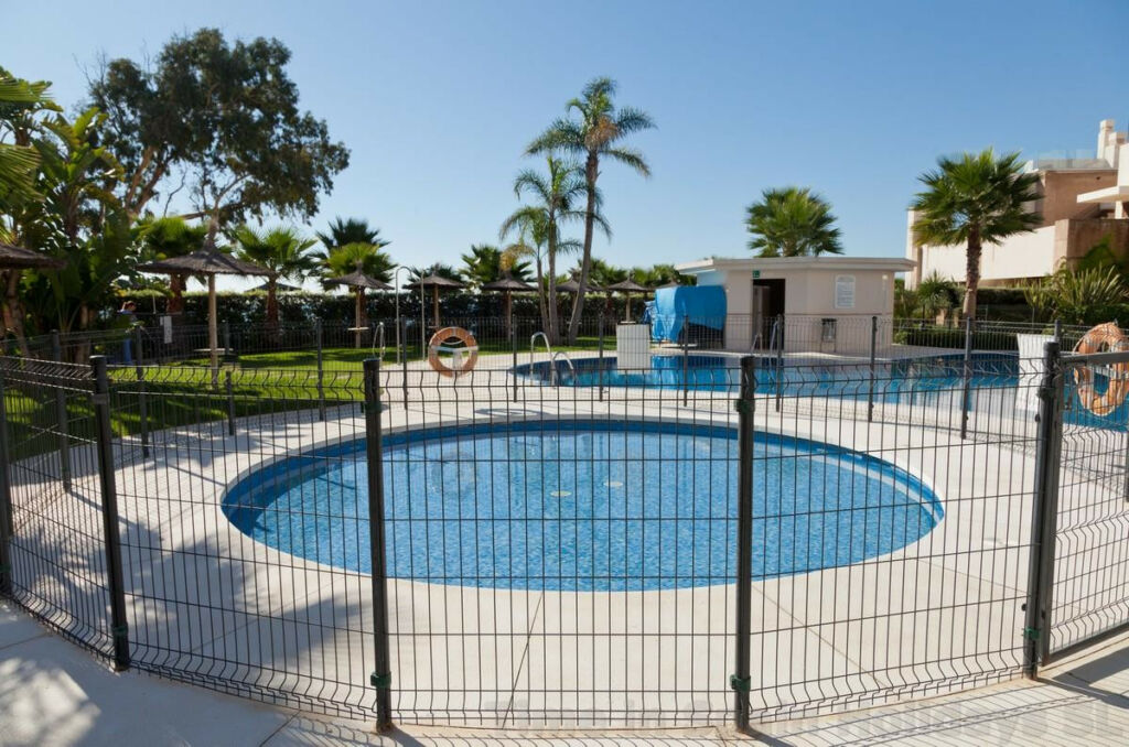 Middle Floor Apartment Estepona Málaga - image 21