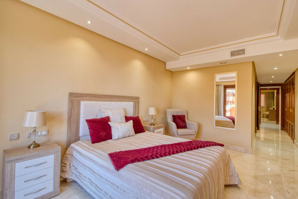 Middle Floor Apartment Estepona Málaga - image 21