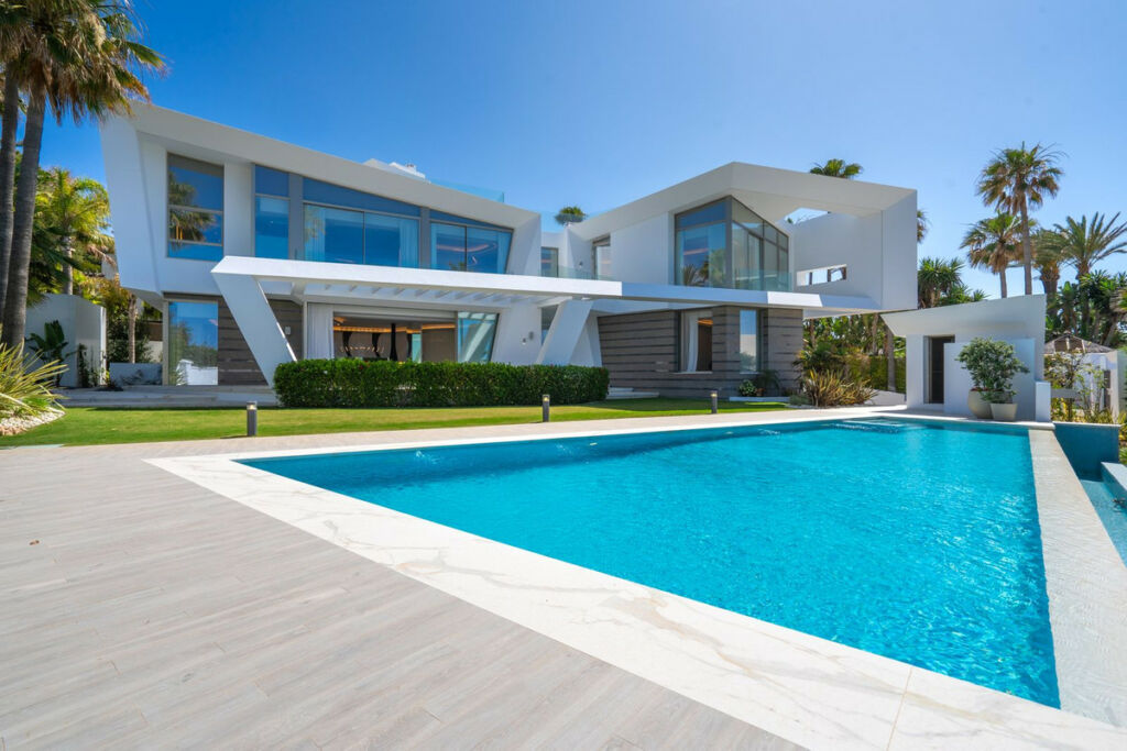 Detached Villa Los Monteros Málaga - image 21
