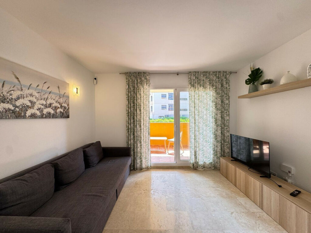 Middle Floor Apartment Torrevieja Alicante - image 21