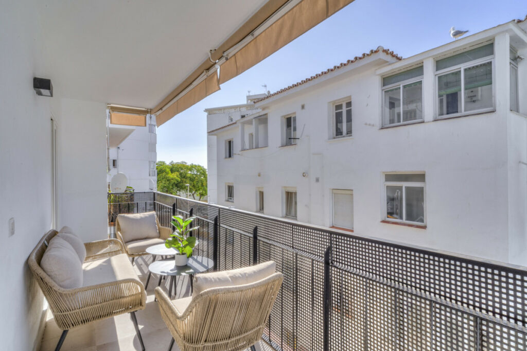 Middle Floor Apartment Estepona Málaga - image 21