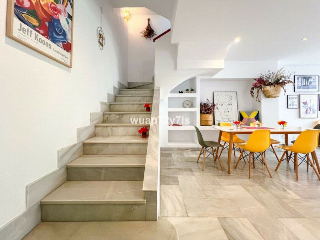 Townhouse Sierra Blanca Málaga - image 7