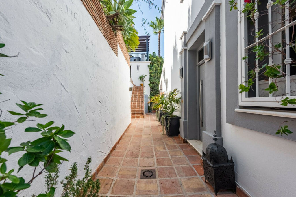 Detached Villa Istán Málaga - image 43